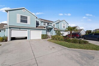 1535 Trafalgar Ln in Naples, FL - Foto de edificio - Building Photo