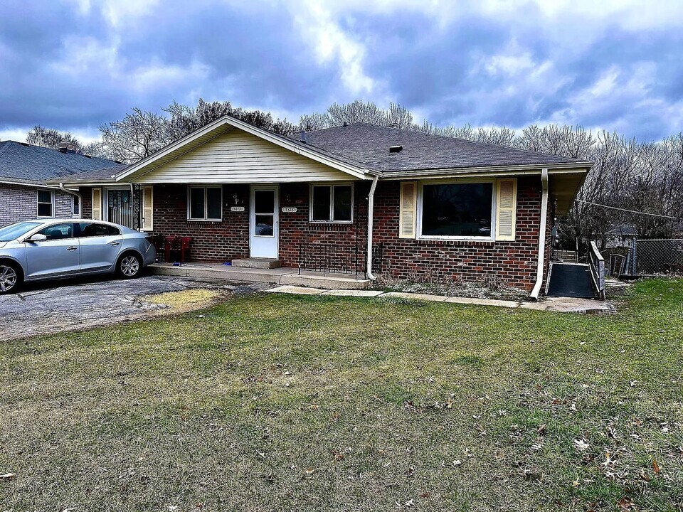 3615 Schalck Dr in Rockford, IL - Building Photo