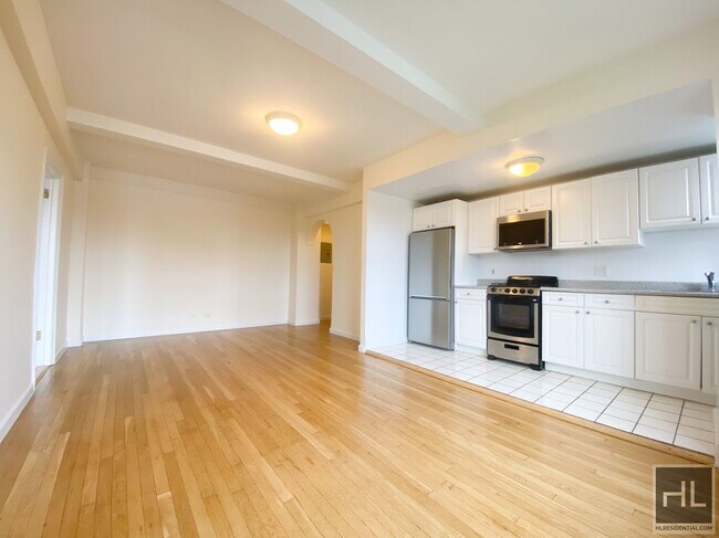 AMSTERDAM AVENUE in New York, NY - Building Photo - Building Photo