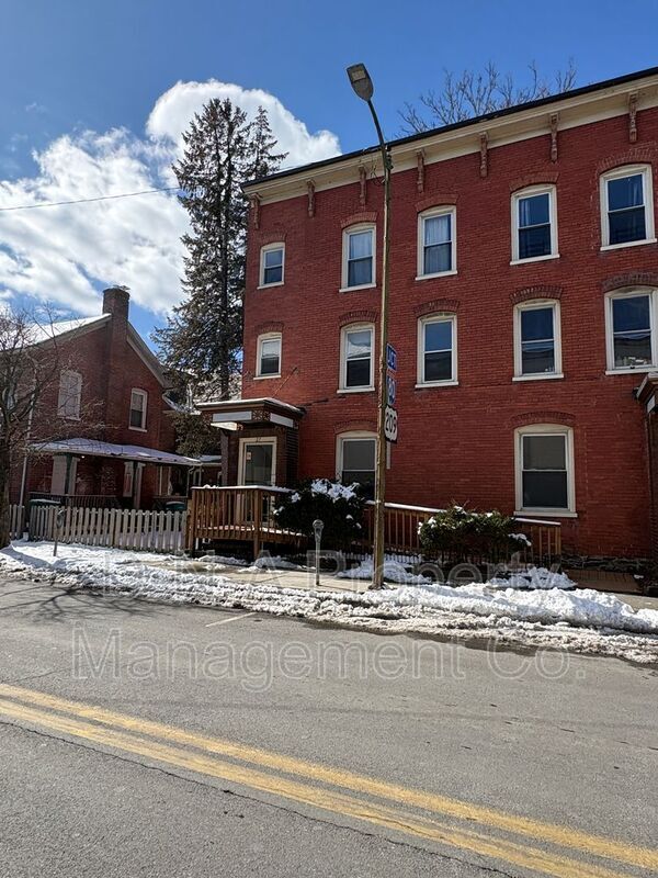 property at 27 S 7th St