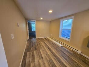 109 2nd St in Dupont, PA - Building Photo - Building Photo