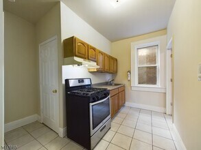 413-15 Dodd St in Newark, NJ - Building Photo - Building Photo