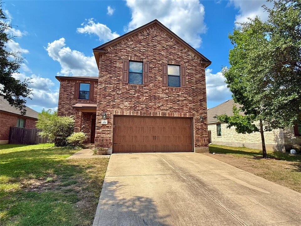2117 Townsman Trail in Cedar Park, TX - Foto de edificio
