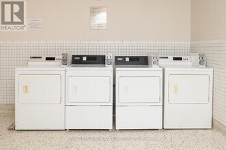 1017 Seneca Ave in Mississauga, ON - Building Photo - Building Photo