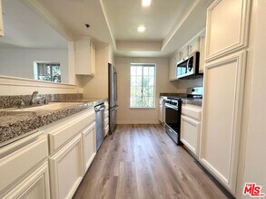 11734 Montana Ave in Los Angeles, CA - Building Photo - Building Photo