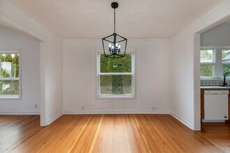 410 W C St in Rainier, OR - Building Photo - Building Photo