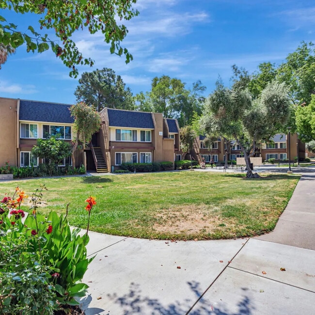 San Jose Gardens in San Jose, CA - Building Photo - Building Photo