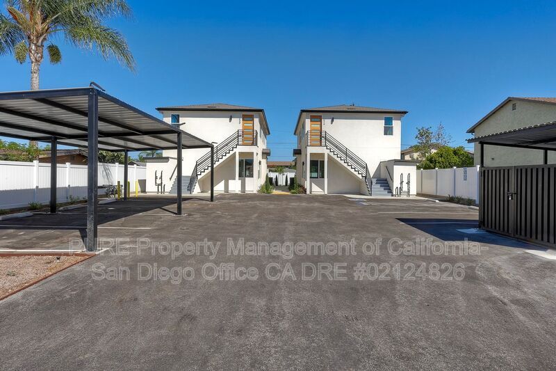 630 N Juniper St in Escondido, CA - Building Photo