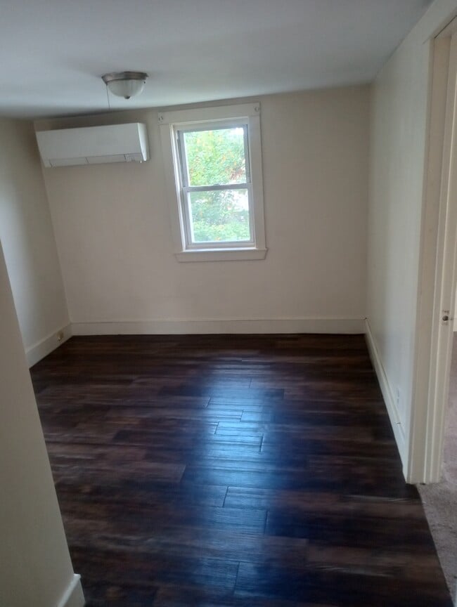 29 E Walnut St, Unit 2 bedroom in Taunton, MA - Building Photo - Building Photo