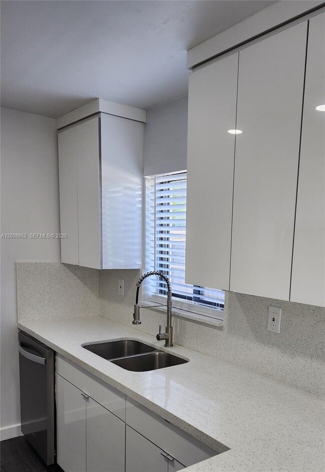 8701 SW 36th St in Miami, FL - Building Photo - Building Photo