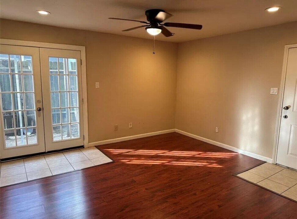 9550 Deering Dr Photo