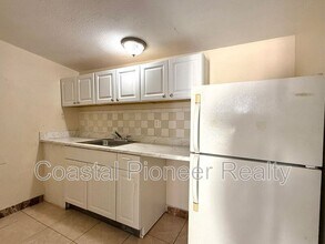 2106 N Himes Ave in Tampa, FL - Building Photo - Building Photo