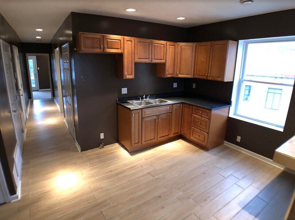 116 10th St-Unit -3 in Donora, PA - Building Photo