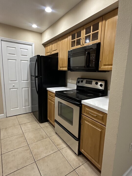 2642 NW 33rd St in Oakland Park, FL - Building Photo