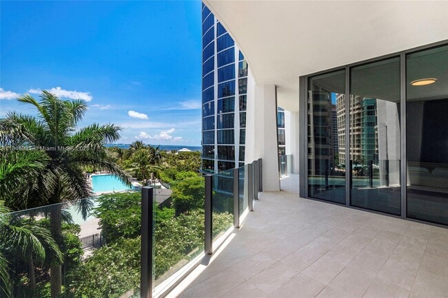 property at 2821 S Bayshore Dr
