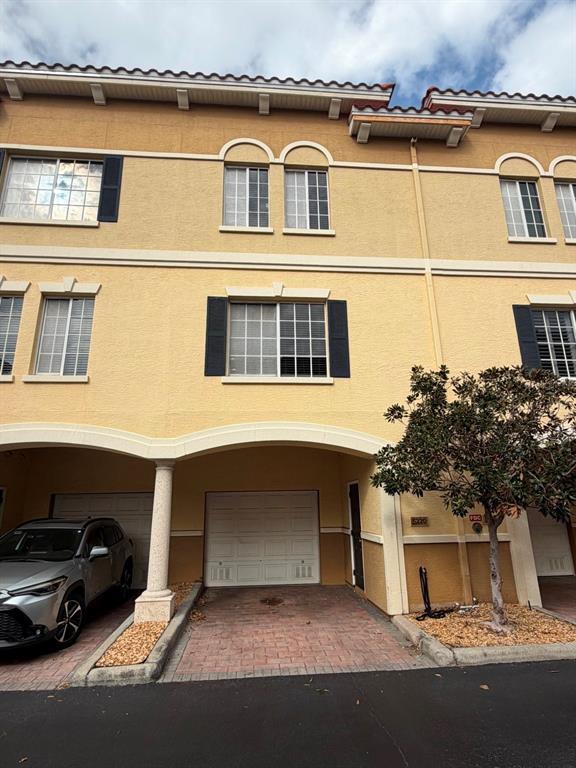 property at 5220 W Kennedy Blvd