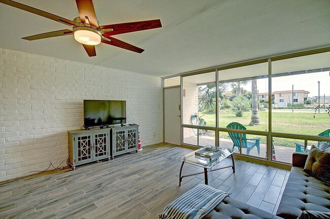 1322 Eleventh St in Port Aransas, TX - Building Photo - Building Photo