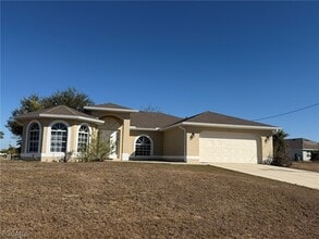 2553 NW 21st Ave in Cape Coral, FL - Building Photo - Building Photo