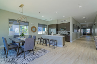 Bidwell Pointe in Folsom, CA - Foto de edificio - Interior Photo