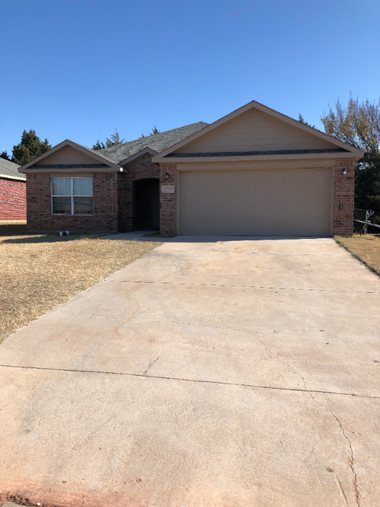 2724 Kimber Ln in Stillwater, OK - Foto de edificio