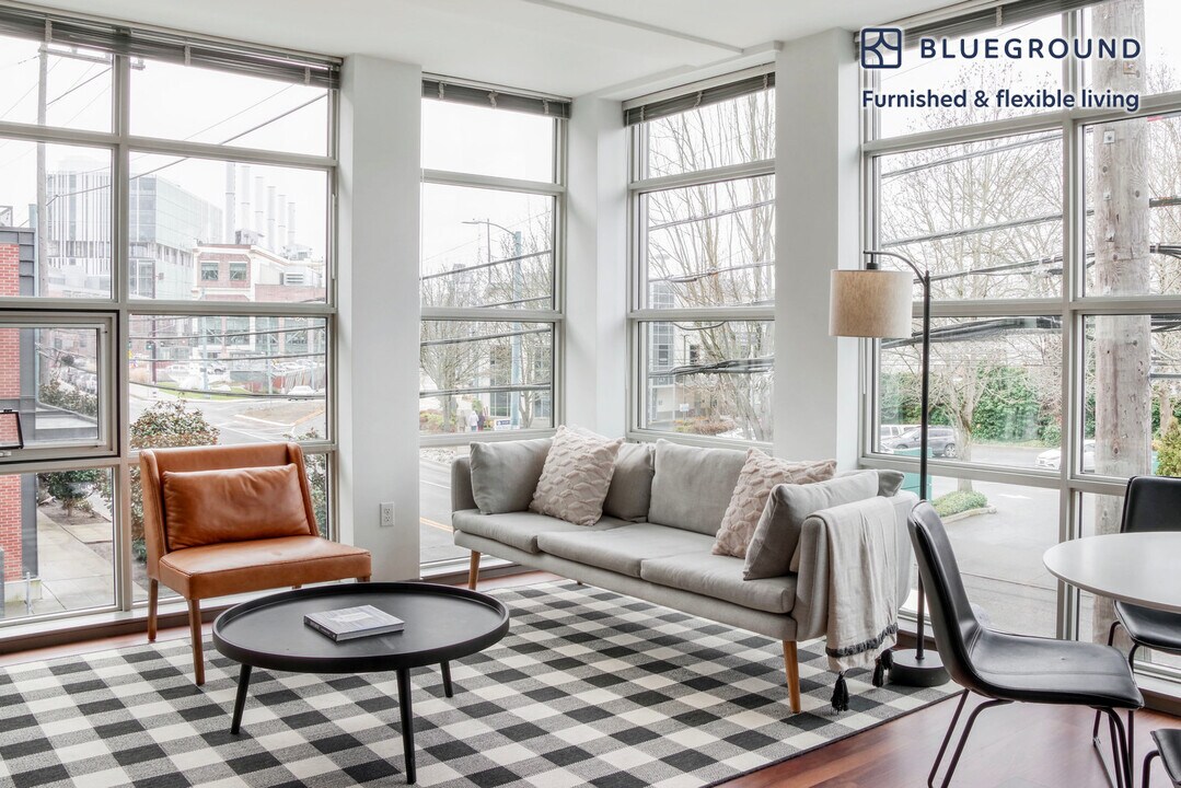 1520 Eastlake Ave E in Seattle, WA - Building Photo