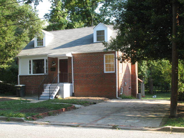 5015 Blackfoot Plz in College Park, MD - Building Photo