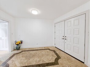 283 Forest Hills Blvd in Naples, FL - Building Photo - Building Photo