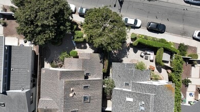 6536 Del Playa Dr in Isla Vista, CA - Building Photo - Building Photo