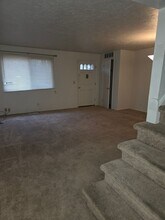 6051 Glenway Dr in Brook Park, OH - Building Photo - Building Photo