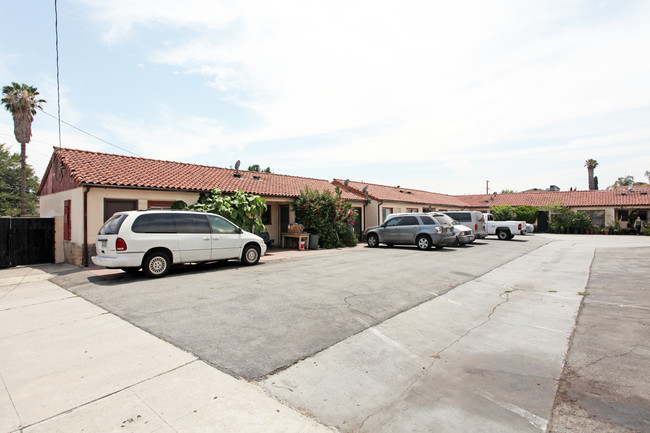 858 Mission Rd in San Gabriel, CA - Foto de edificio - Building Photo