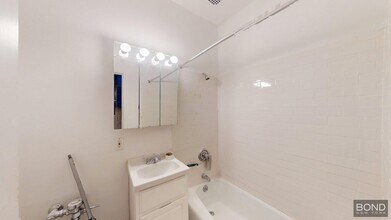 346 East 87 Street in New York, NY - Foto de edificio - Floor Plan