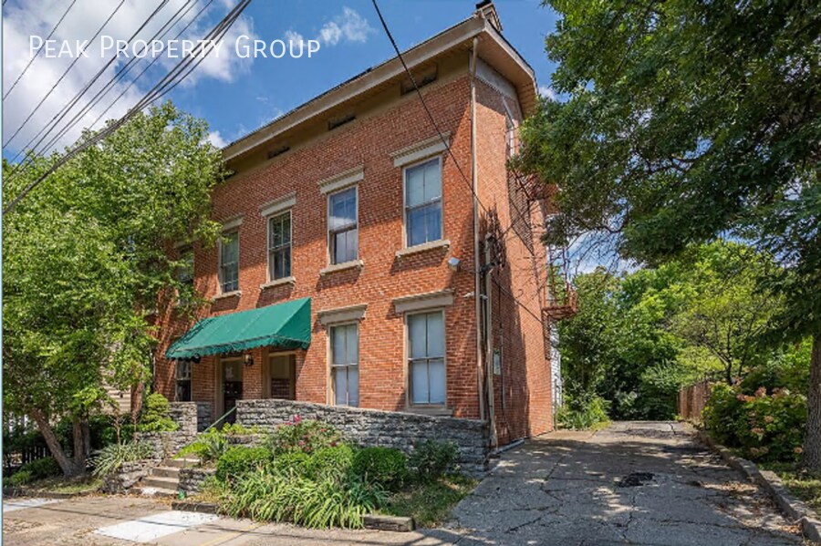 30 E Hollister St-Unit -1 in Cincinnati, OH - Building Photo