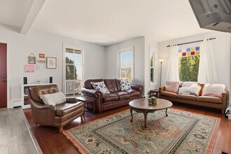 22 Summer St in Newport, RI - Building Photo - Building Photo