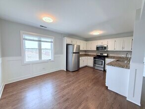 7859 W Addison St in Chicago, IL - Building Photo - Building Photo