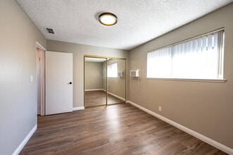 Mayfield Park in San Bernardino, CA - Building Photo - Interior Photo