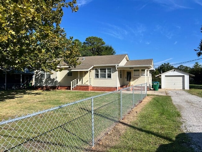 property at 1833 Jackson Ave