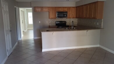 1098 Glenbridge Cir in Westlake Village, CA - Building Photo - Building Photo