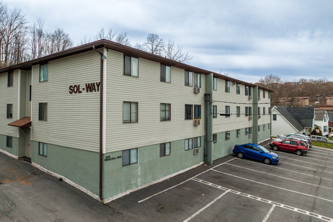 Driscoll Manor Apartments in Syracuse, NY - Foto de edificio - Primary Photo