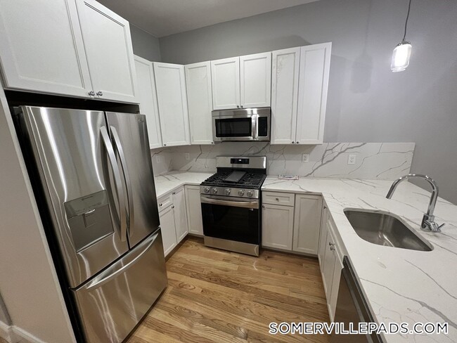 15 Harold St in Somerville, MA - Building Photo - Building Photo