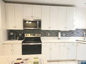 8915 Bergenwood Ave, Unit 61 in North Bergen, NJ - Building Photo - Building Photo