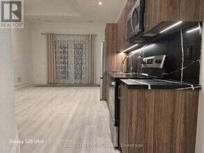 11 Burke St in Toronto, ON - Building Photo - Building Photo