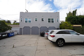 733-737 N Edinburgh Ave in Los Angeles, CA - Building Photo - Building Photo