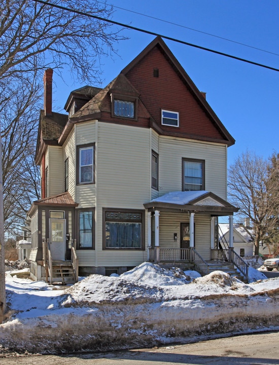 268 S 4th St in Fulton, NY - Foto de edificio