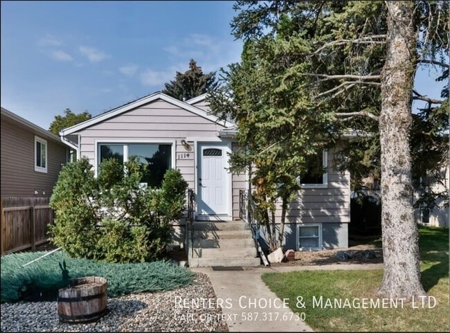 Main Floor Suite With Single Garage in Lethbridge, AB - Building Photo - Building Photo