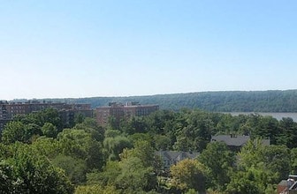 Briar Hill in Bronx, NY - Foto de edificio - Building Photo