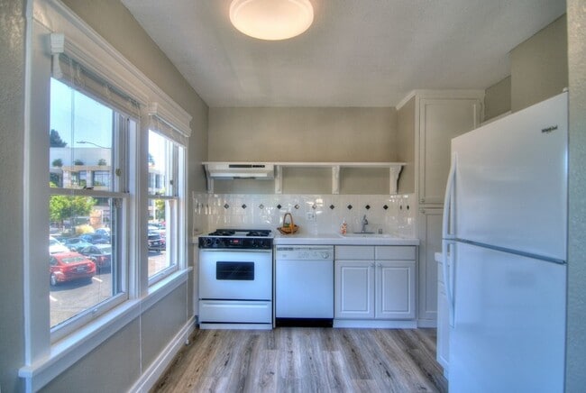 332 Waverley St in Palo Alto, CA - Building Photo - Building Photo