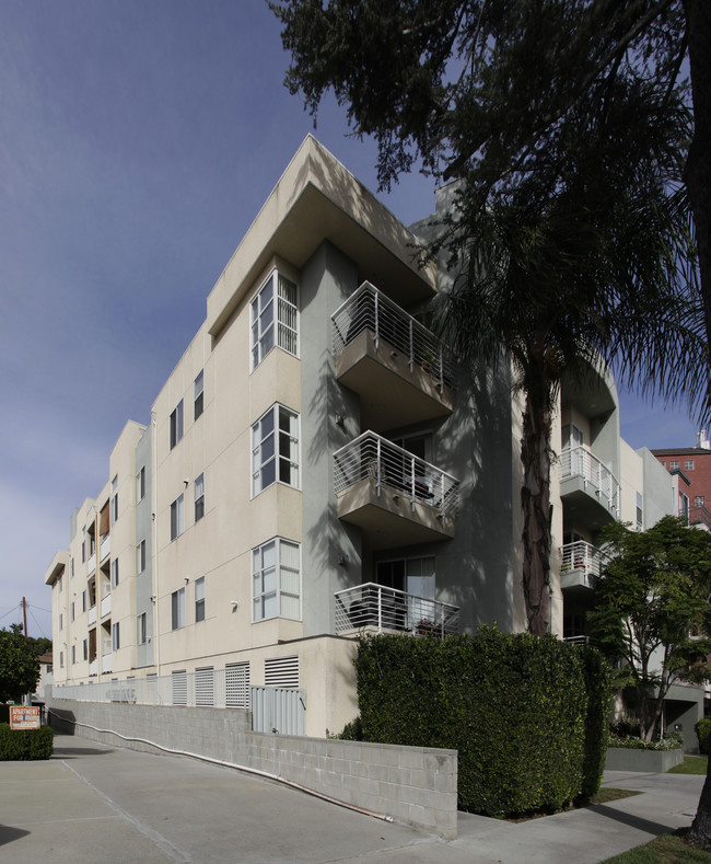 Valley Spring Apartments in North Hollywood, CA - Foto de edificio - Building Photo