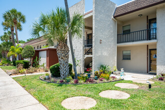 Bay Palms in Largo, FL - Building Photo - Building Photo