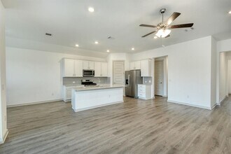 2137 Centerline Ln in Georgetown, TX - Building Photo - Building Photo