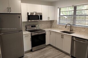 846 Lenox Ave. in Miami Beach, FL - Building Photo